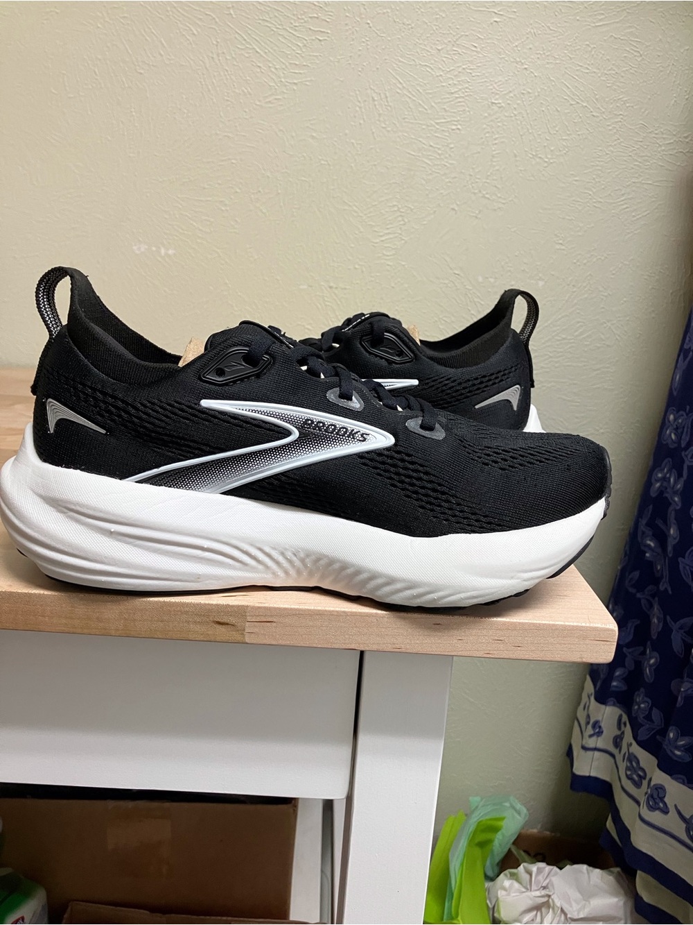 Brooks Black and White Women's Running Sneakers - Picture 4 of 14